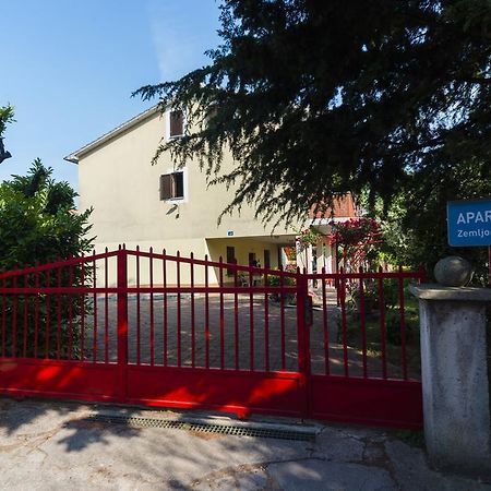 Apartments Milica أوماغ الغرفة الصورة