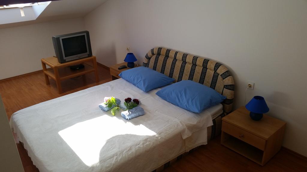 Apartments Milica أوماغ الغرفة الصورة