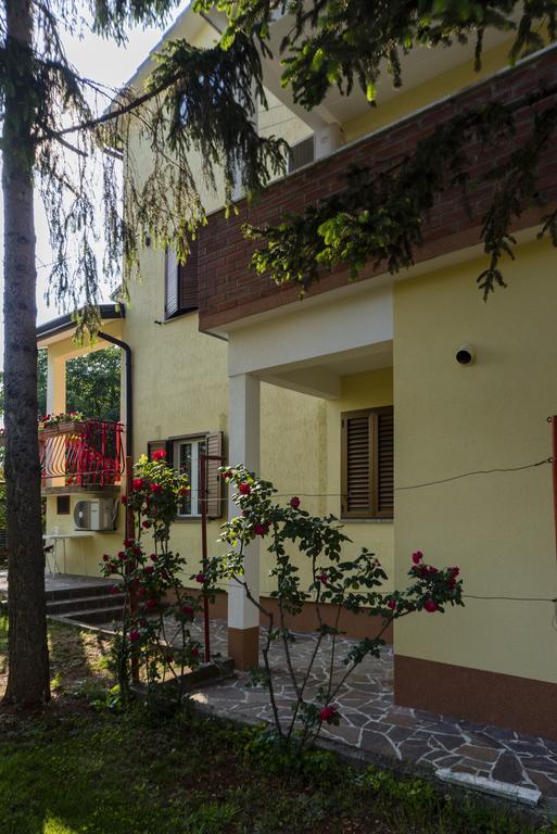 Apartments Milica أوماغ الغرفة الصورة